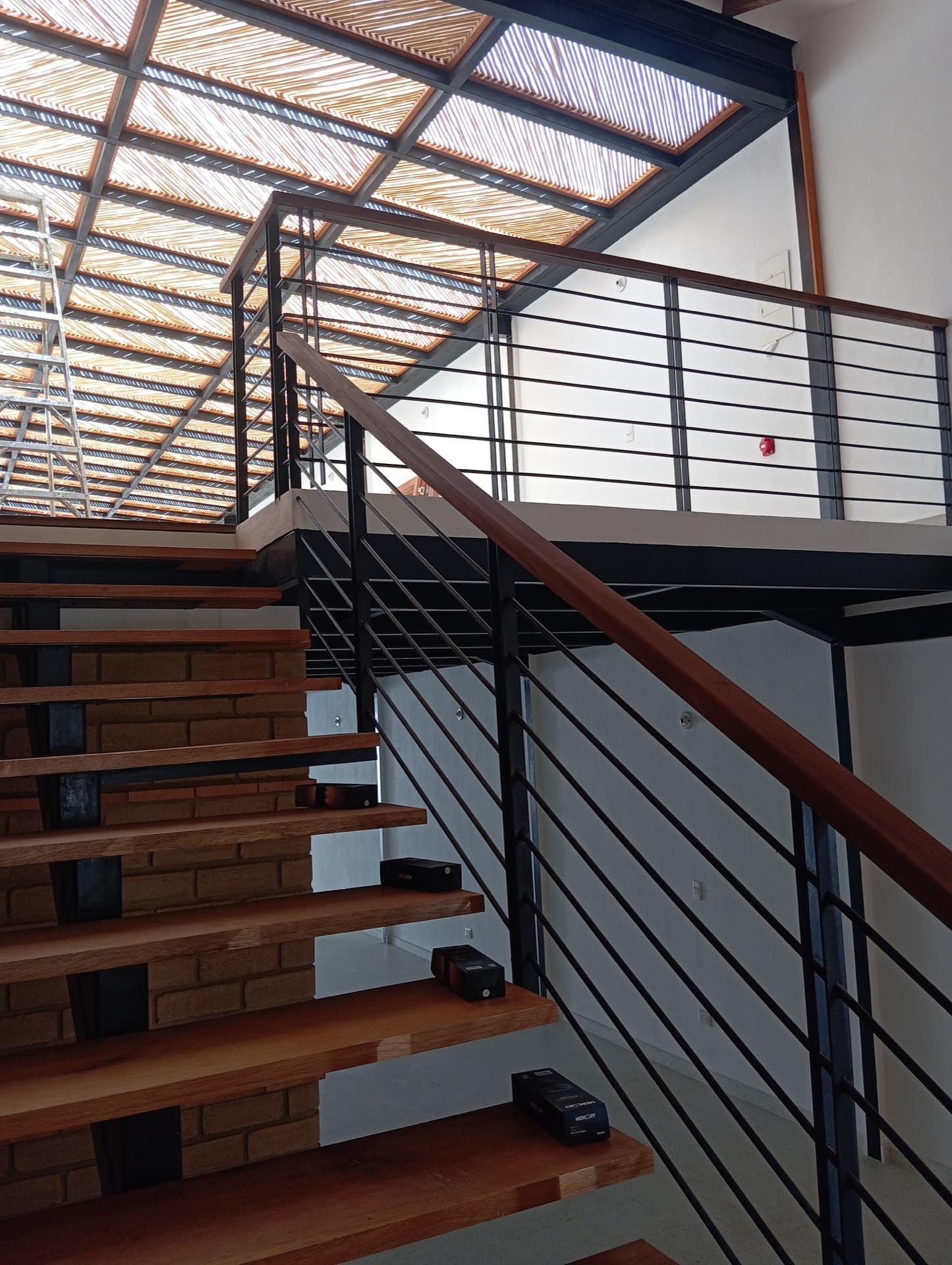 Local comercial en Plaza Central — foto 3